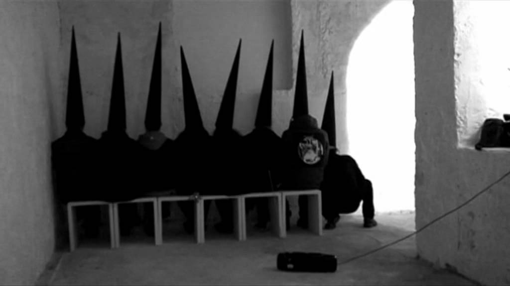 Сантьяго Сьерра, Анархисты, 2006 maxresdefault